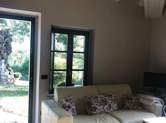 Agriturismo La Pobiella Bed & Breakfast *